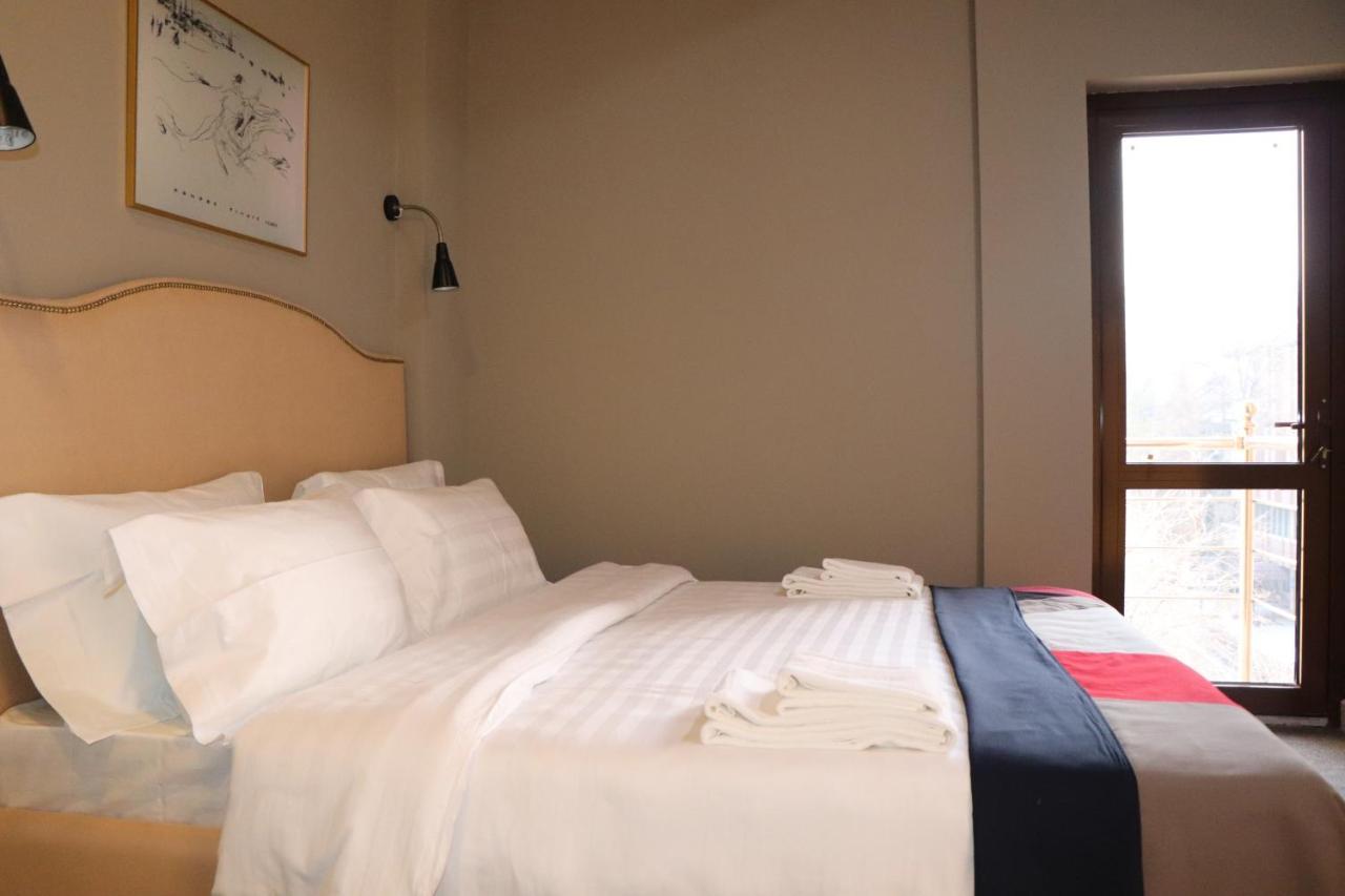 Mika Hotel Almaty Bagian luar foto
