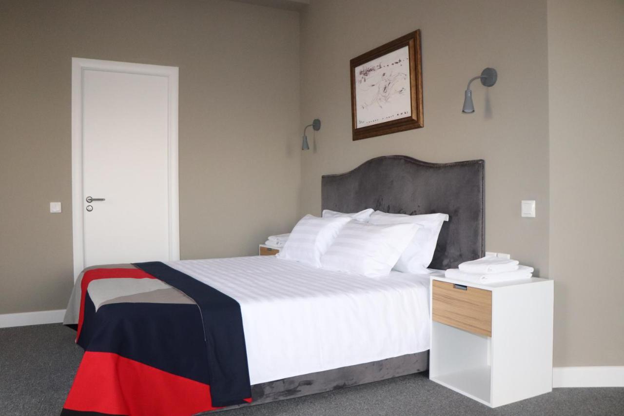 Mika Hotel Almaty Bagian luar foto